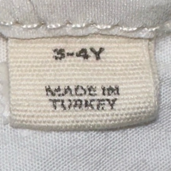 Boden Heart Pocket Short Dungarees - Picture 8 of 10